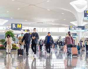 民航人等来了“春天”：飞行时数上升，航空公司重启招聘