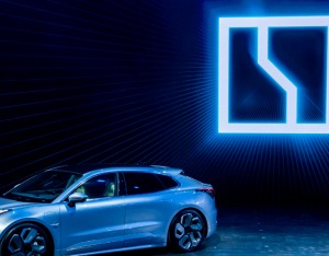 困在“订单”里的极氪，最终开放了退定通道