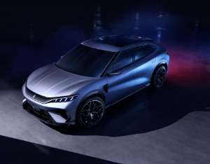 比亚迪“全家桶”亮相上海车展：U8预售价109万，王朝、海洋新品首发