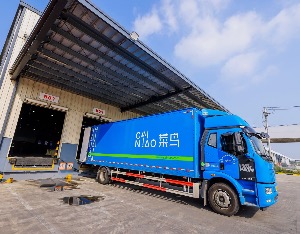 硬刚京东？菜鸟“618”在京启动快递夜派，发力半日达