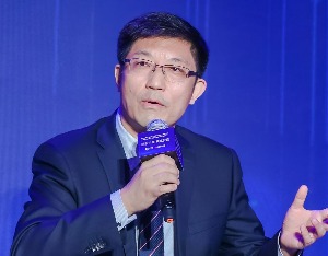 隆基绿能董秘刘晓东：隆基坚持发展单晶技术路线并实现突破