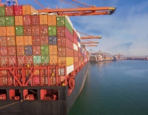 启程2023｜“抢回订单”的外贸企业，正在疫情压力下努力“抢生产”