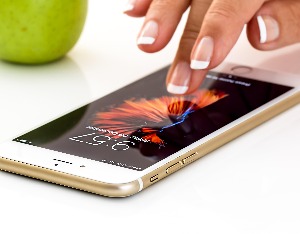 “618”首战即将开启，苹果官方旗舰店要亲自下场做直播了