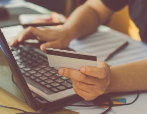 1小时成交1万美金 跨境电商“618”鏖战犹酣