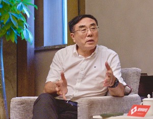 刘纪鹏谈活跃资本市场：控制一股独大是关键