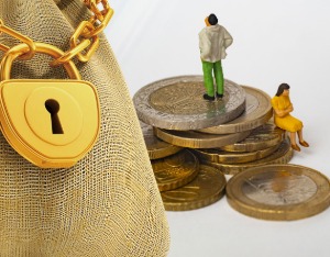 券商聚焦政府工作报告：5%增长目标符合预期，4%赤字率加码“科技牛”