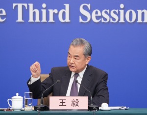 王毅谈中印关系：实现“龙象共舞”是双方唯一正确的选择