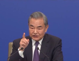 王毅谈中非关系：中非合作让非洲兄弟姐妹看得见，摸得着，有实惠