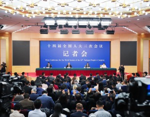 王毅谈中日关系：日方应经受良知和诚信的检验