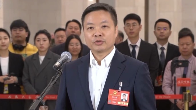 两会声音丨何小鹏：汽车产业正在和机器人开始融合