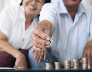 民政部部长：推进形成一刻钟养老服务圈