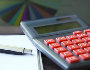 商务部新闻发言人就中方在世贸组织起诉美“对等关税”措施答记者问