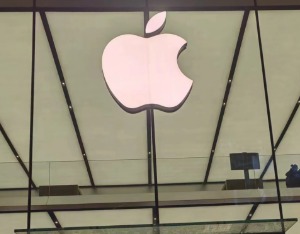 受关税政策影响 苹果股价大跌市值缩水 