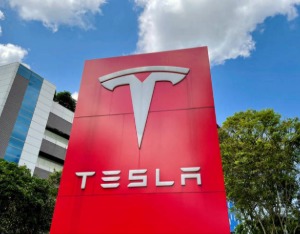 美国加征关税“重伤”特斯拉，中国供应商们保持观望