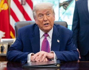 特朗普：美国决定立即停止与加拿大的所有贸易谈判