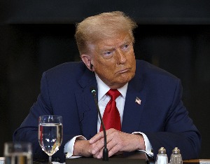 特朗普：8月1日起对加拿大进口商品征收35%关税