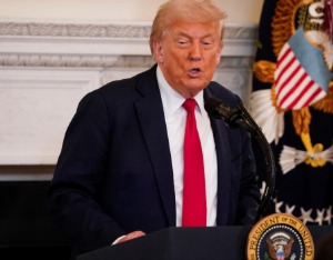 特朗普表示将很快对小体量国家发关税函 数额预计“略高于10%”