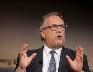 纽约联储行长：关税冲击预计将推高美国通胀1个百分点