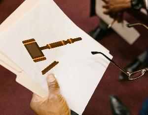 丽水庆元监委出手，扬帆新材实控人被留置，曾在缙云沸石化工厂工作