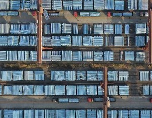 宝钢股份上半年净利润48.79亿元，预计分红25.65亿元