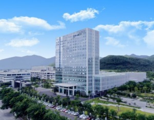 “果链”龙头地位稳固，三驾马车共驱成长，立讯精密上半年营利双增