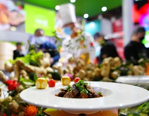 罗永浩西贝“互撕”引发A股预制菜概念发酵，行业规模剑指6000亿