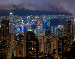 香港超级富豪激增23%！每440港人就有1位身家逾2.3亿