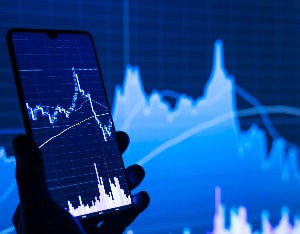 打新赛力斯不香了？