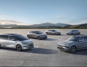 港股小鹏暴涨超15%，市值超越吉利