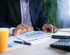 资源稀缺与需求爆发共振，芭田股份“戴维斯双击”领跑磷化工行情