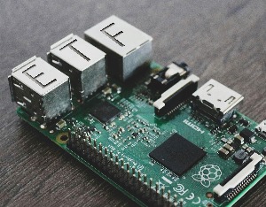 神工股份开盘涨停！存储芯片掀起涨价潮，为什么上游设备受益？