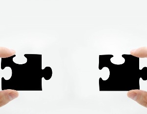 A股唯一民营酒店宣布易主，国资18亿“买壳”是赚是亏