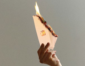 15天内万科57亿中票宣告展期，承销商浦发银行、交通银行将主持审议