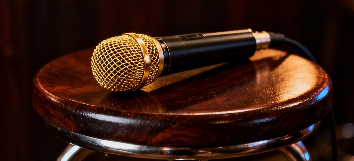 “简单”段永平，背后不简单