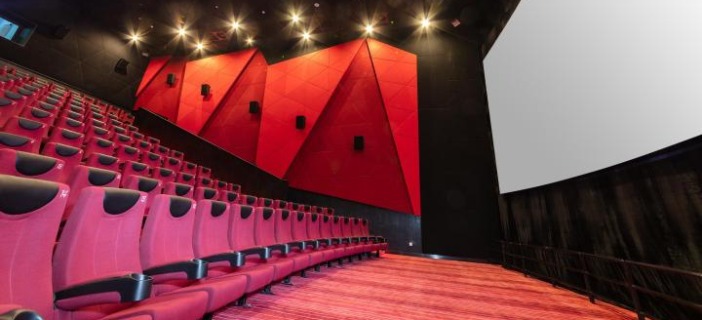 好莱坞行至十字路口