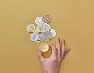 恒生科技指数再度下挫，资金却越跌越买？ 