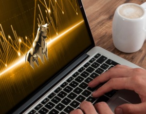 A股成交额逼近4万亿 招商银行等权重股尾盘竞价再现巨额压单