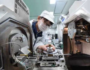 2025年我国规上轻工业增加值同比增长5.3%