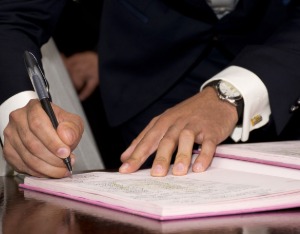 中央一号文件：深入实施文明乡风建设 持续整治农村高额彩礼