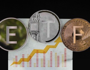 太空光伏多催化国内外共振 光伏ETF（516230）涨近5%