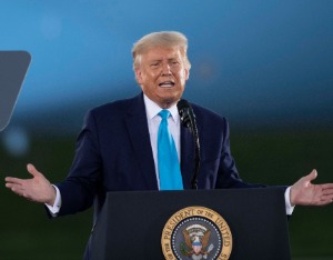 特朗普：伊朗正在研发远程导弹，这对美国和其他国家构成威胁