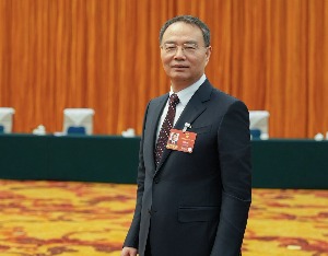 全国人大代表徐冠巨：加快推进硅基浸没式液冷技术研发与应用