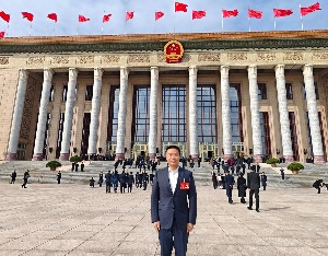 全国人大代表何小鹏：加快推动自动驾驶技术从L2跨越到L4