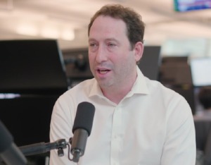 国际油价双双升破90美元 高盛分析师：降息预期不会变