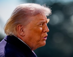 特朗普宣称考虑扩大打击范围 伊朗或遭受“非常沉重打击”