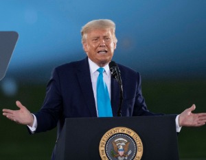 特朗普：将在“适当时机”作出结束对伊朗军事行动决定