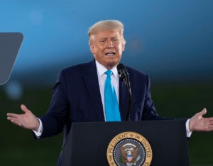 特朗普被曝“遭顾问催促”从伊朗战事中脱身