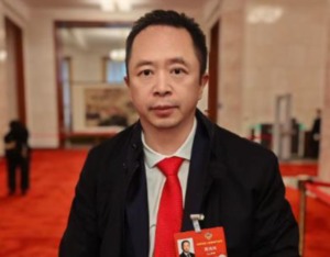 全国政协委员周鸿祎：智能体是智能经济核心引擎，安全需覆盖物理世界