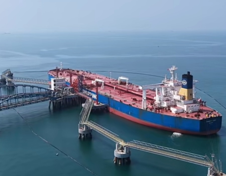 美能源部长称美国“尚未准备好”在霍尔木兹海峡护航