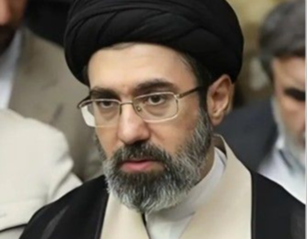 伊朗外长：最高领袖穆杰塔巴身体没有任何问题 正在履职